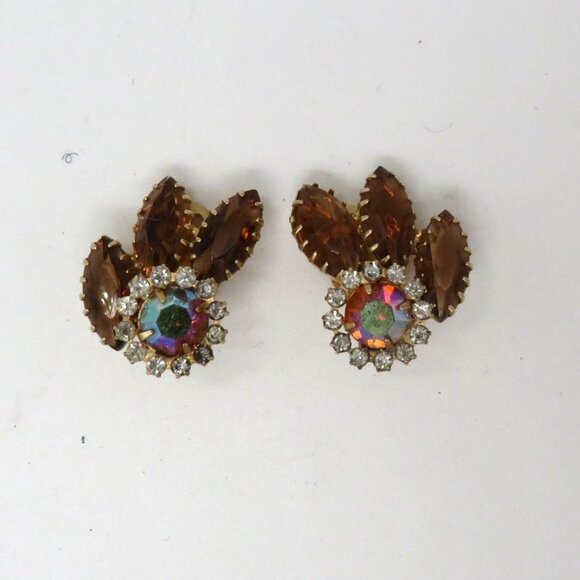 Vintage Clip On Earrings Rootbeer Brown Aurora Borealis Rhinestone Prong Setting - Picture 3 of 7